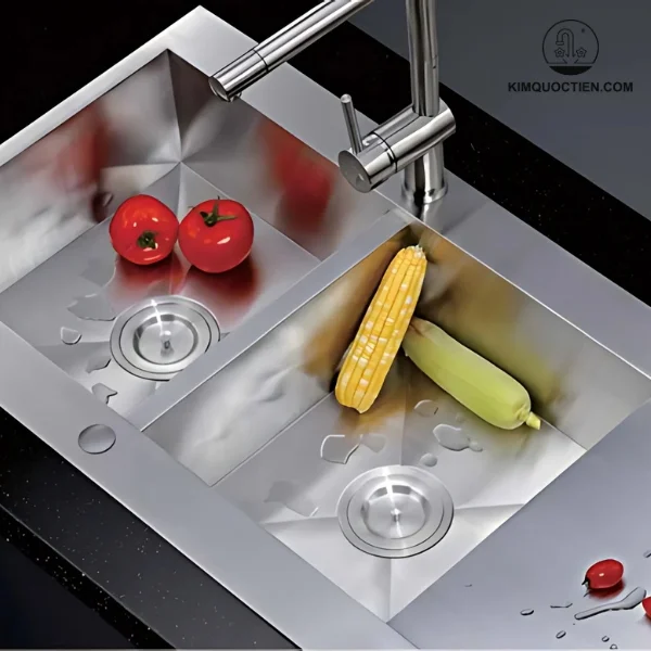 Chậu rửa chén Bello BL-C460 2 hộc 1 bàn được làm từ inox 304, không chỉ có độ bền cao mà còn đảm bảo an toàn cho sức khỏe trong quá trình sử dụng