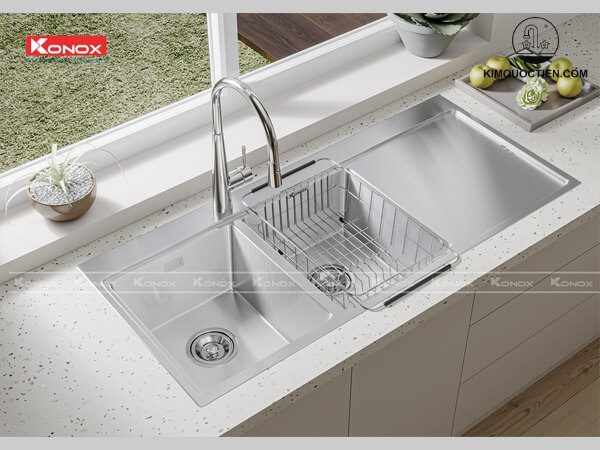 Vòi rửa bát khuôn tròn làm nổi bật vẻ đẹp hiện đại của chậu rửa thương hiệu KONOX