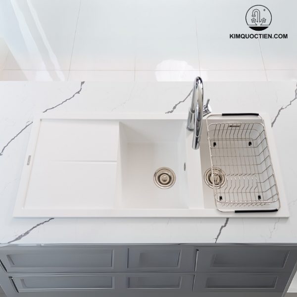 Chất liệu cao cấp có độ cứng cáp cao và khả năng chống trầy xước, ăn mòn hiệu quả mang đến độ bền vượt trội