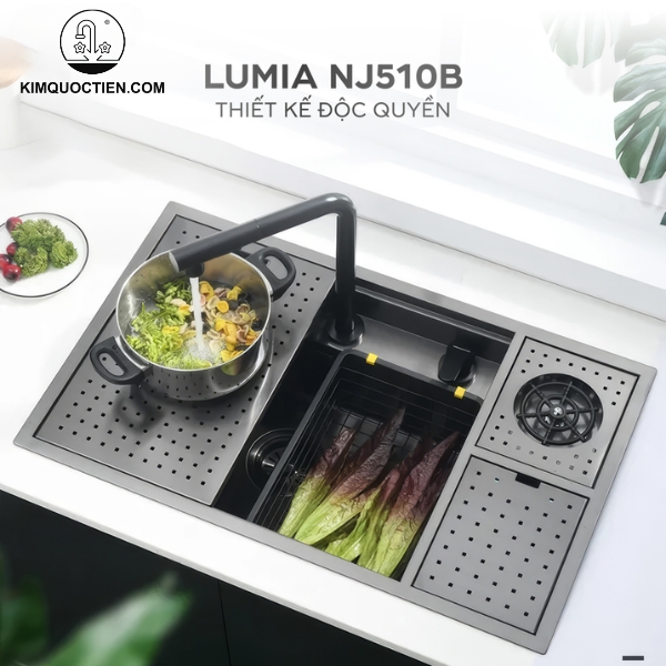 Chậu được trang bị 2 tấm inox để che khi không sử dụng, giữ cho chậu luôn sạch sẽ và không gian bếp ngăn nắp