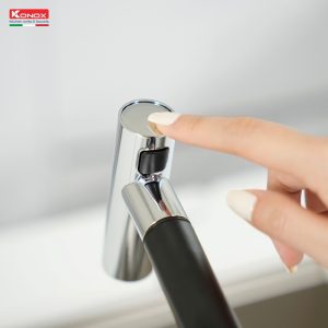 Vòi rửa bát dây rút Volta Black