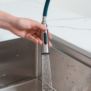 Vòi rửa bát dây rút Reno