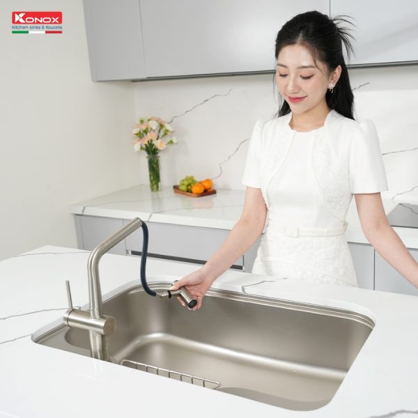 Vòi rửa bát dây rút Volta Nickel