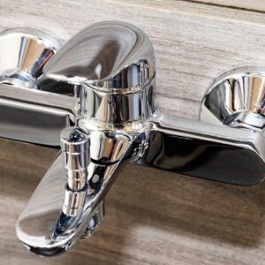 Củ sen tắm TOTO TBS06302V nóng lạnh dòng LH