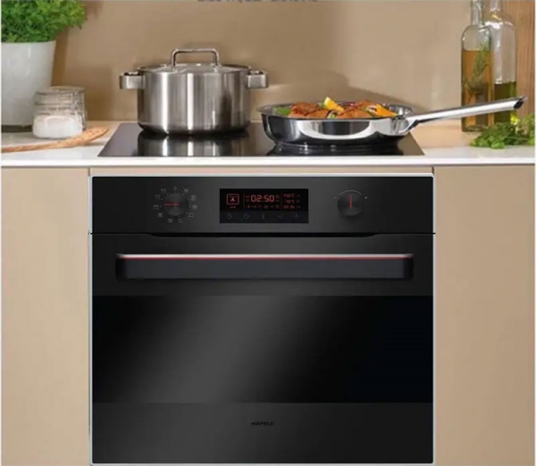 Cửa kính 3 lớp cách nhiệt vừa giúp duy trì nhiệt ổn định bên trong, vừa an toàn khi chạm vào