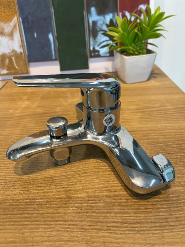 Sen tắm nóng lạnh VG507