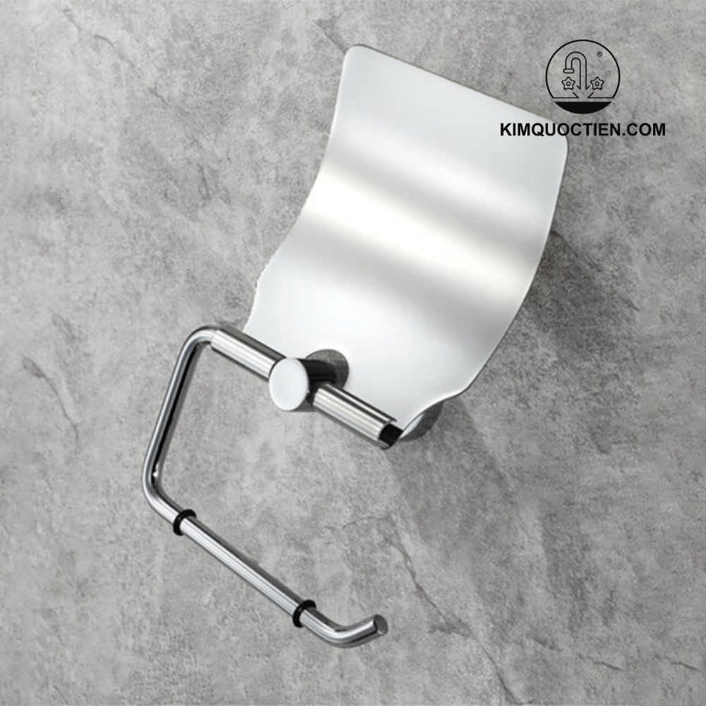 Lô giấy có nắp che bảo vệ giấy khỏi nước bắn, phù hợp với hầu hết các phòng tắm thông thường