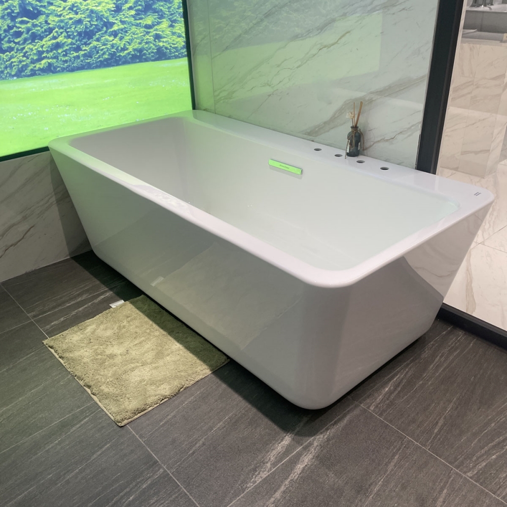 Bồn tắm đặt sàn American Standard có khả năng chịu lực tốt