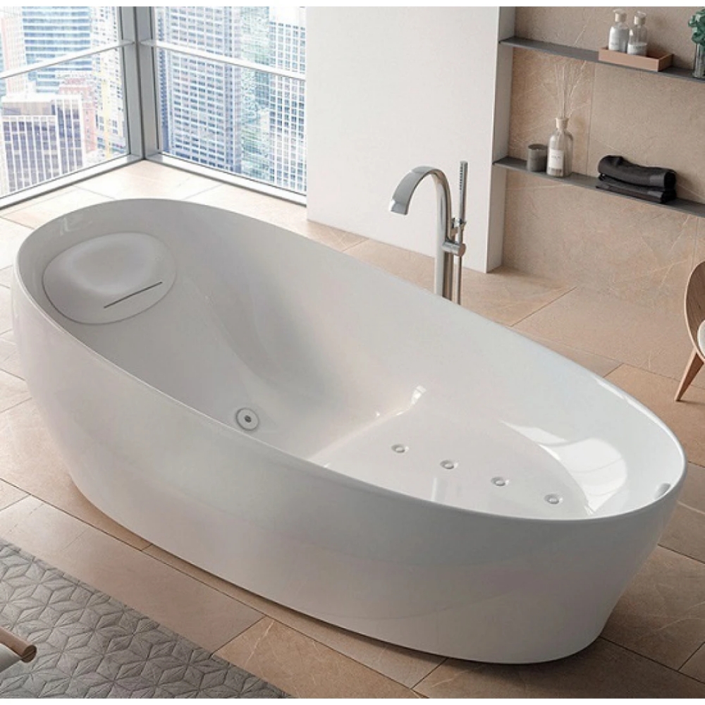 Bồn tắm massage TOTO với hệ thống sục khí hỗ trợ thư giãn toàn thân