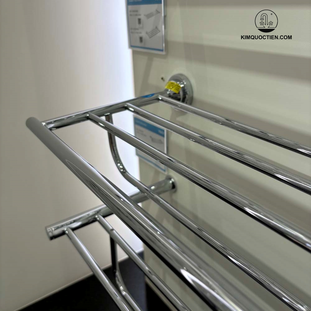 Giá treo khăn Inax được mạ hoặc phủ lớp chống xước, đảm bảo bề mặt nhẵn mịn, độ bền cao