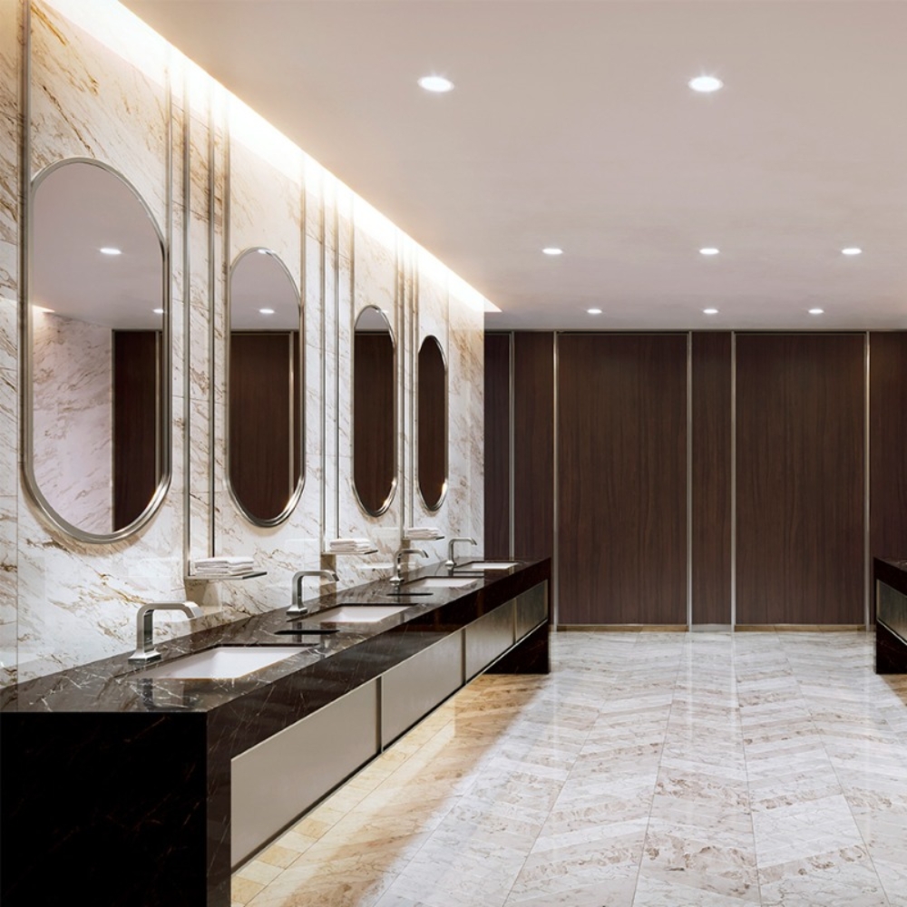 Gương TOTO được thiết kế với khung hoặc giá đỡ cứng giúp lắp đặt nhanh và ổn định.