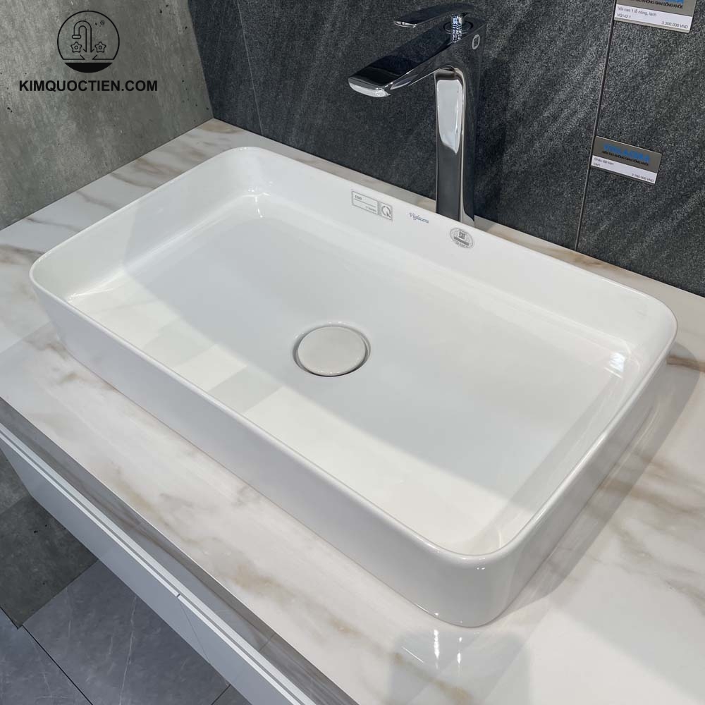 Lớp men phủ trên bề mặt giúp Lavabo Viglacera đặt bàn giữ được độ sạch sẽ trong suốt quá trình sử dụng