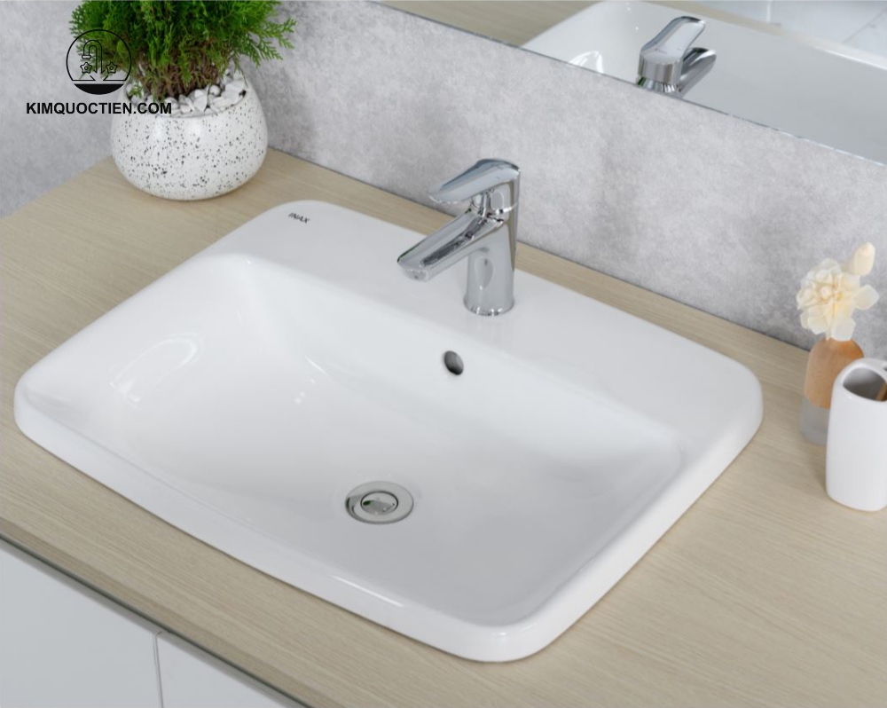 Công nghệ Aqua Ceramic giúp bề mặt lavabo Inax âm bàn luôn trắng sáng
