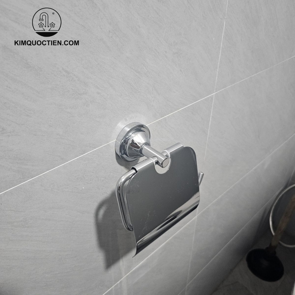 Lô giấy INAX lắp đặt dễ dàng với phụ kiện kèm theo.