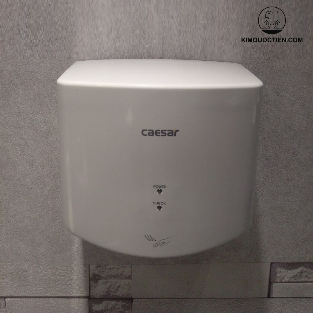 Thiết kế liền khối giúp máy hoạt động ổn định và bền bỉ, kế cả khi sử dụng liên tục