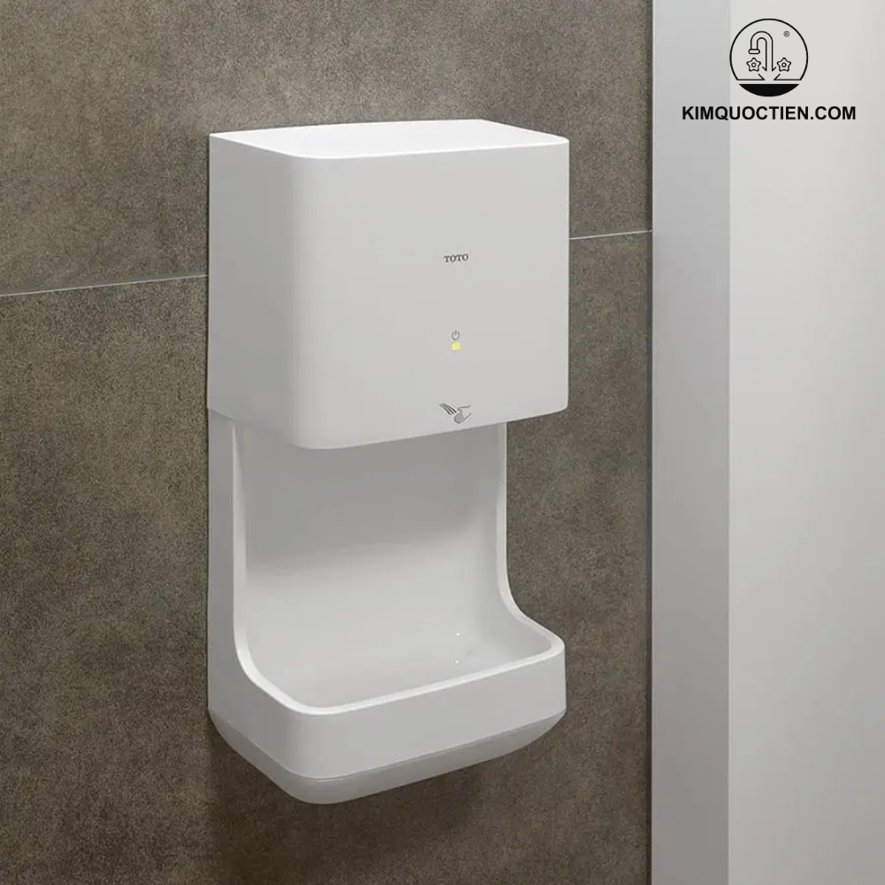 Máy sấy tay TOTO là thiết bị làm khô tay thông qua cơ chế lưu thông không khí