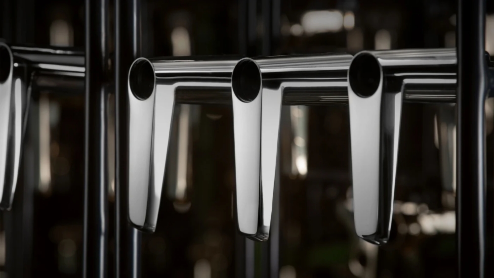 Lớp mạ Chrome sáng bóng, bền màu theo thời gian