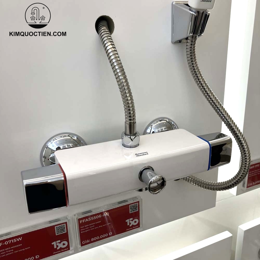 Vòi sen tắm American Standard tích hợp điều chỉnh nước cho nhu cầu sử dụng.