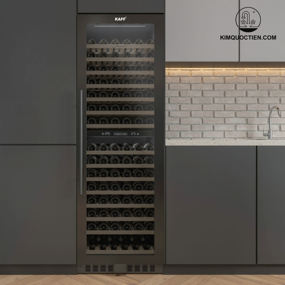 Cửa kính 3 lớp giúp Kaff KF-WC425L chống tia UV, bảo vệ rượu trước tác động ánh sáng