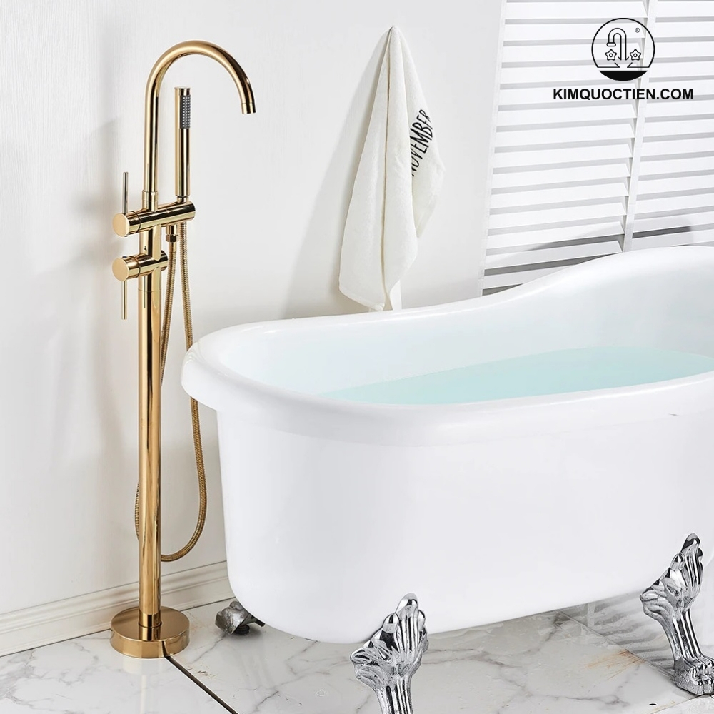 Vòi sen tắm đặt sàn thường đi kèm tay sen tắm cầm tay, hỗ trợ người dùng khi ngâm bồn