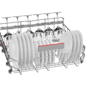 Máy rửa bát độc lập SMS46MI05E series 4 trang bị cảm biến độ bẩn AquaSensor đảm bảo hiệu quả làm sạch mà vẫn tiết kiệm nước