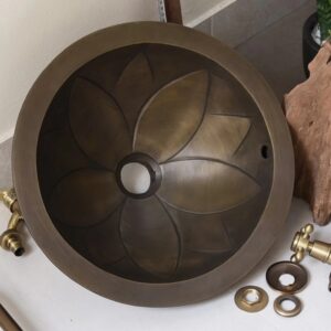 Chậu lavabo Kanly GCL02 đặt bàn đồng thau họa tiết cánh hoa sen 360x160 mm