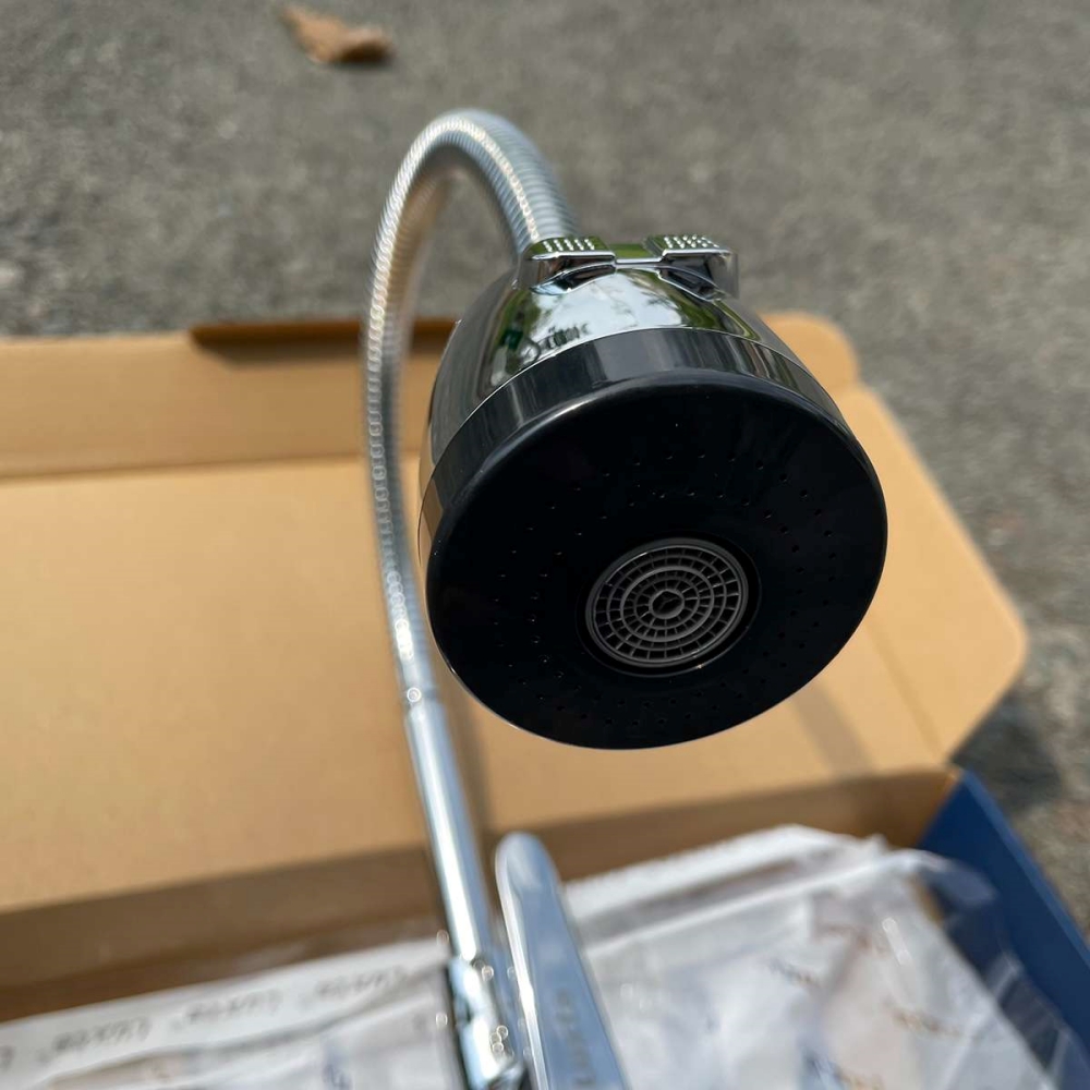 Vòi rửa chén lạnh Luxta L3101T3B