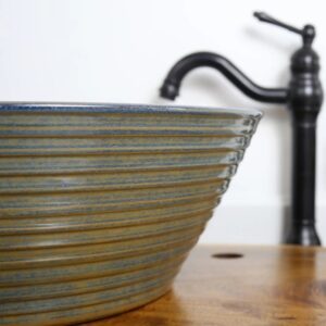 Chậu rửa mặt lavabo Kanly xanh SU018 đặt bàn sứ mỹ thuật 400x150 mm