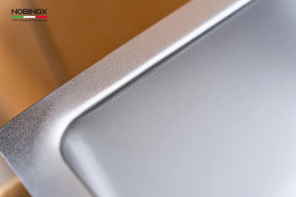 Thân chậu 1.1mm giúp tăng khả năng chịu lực tốt