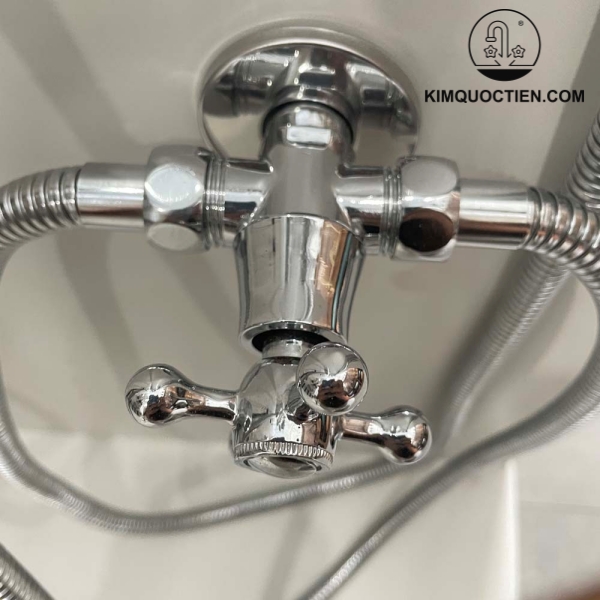 Van góc bằng đồng Kanly CHV12