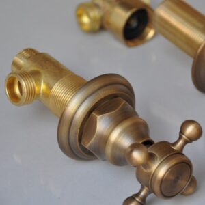 Vòi lavabo nóng lạnh 3 lỗ bằng đồng cổ điển Kanly GCB07