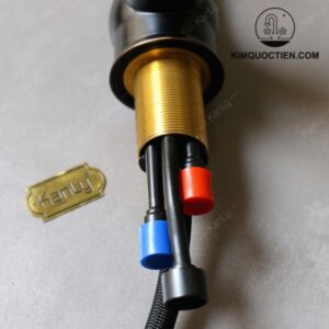 Vòi Rửa Bát Kanly GCC09B Rút Dây Nóng Lạnh Màu Đen