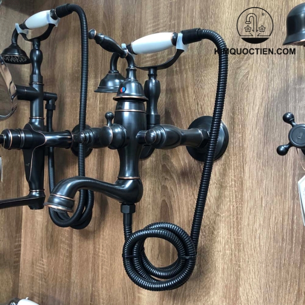 Vòi Sen Tắm Kanly GCS24B Nóng Lạnh Màu Đen Cổ Điển