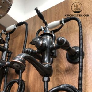 Vòi Sen Tắm Kanly GCS24B Nóng Lạnh Màu Đen Cổ Điển