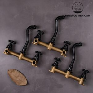Vòi Gắn Tường Kanly GCT08B Nóng Lạnh Bằng Đồng Màu Đen
