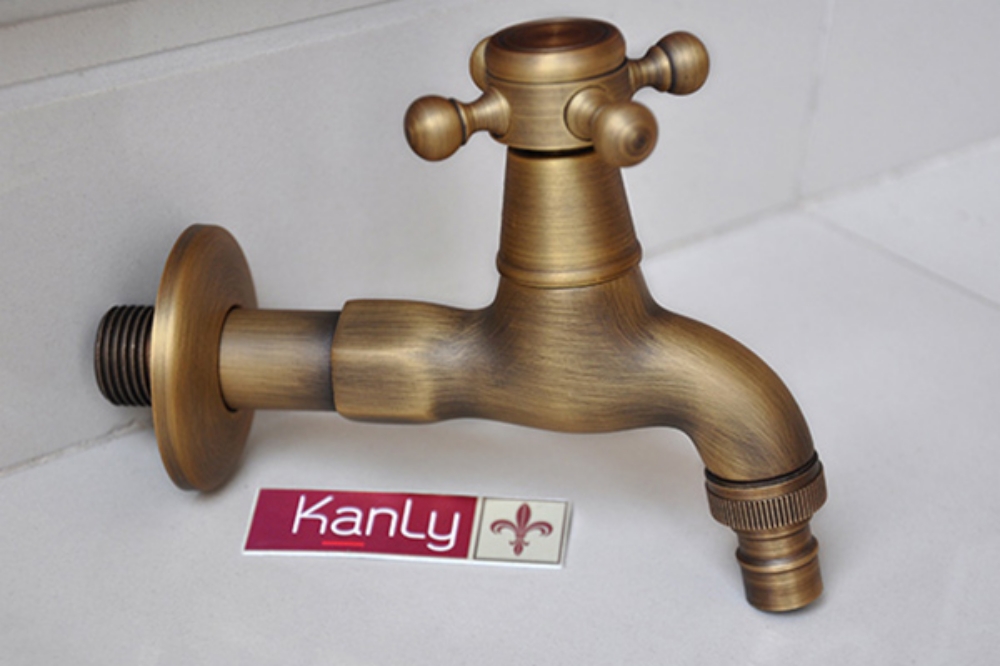 Vòi nước gắn tường Kanly GCT01