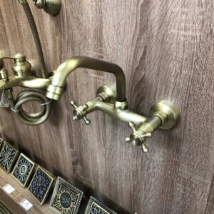 Vòi âm tường nóng lạnh bằng đồng Kanly GCT05