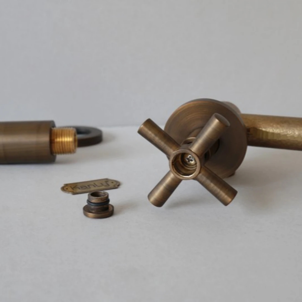 Vòi lavabo Kanly GCT07 nóng lạnh bằng đồng gắn âm tường