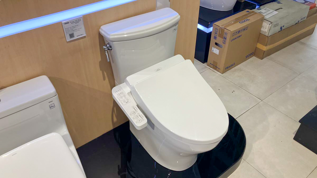 Bồn cầu 2 khối TOTO CS986GW18 nắp rửa điện tử WASHLET C2 cơ bản TCF23710AAA