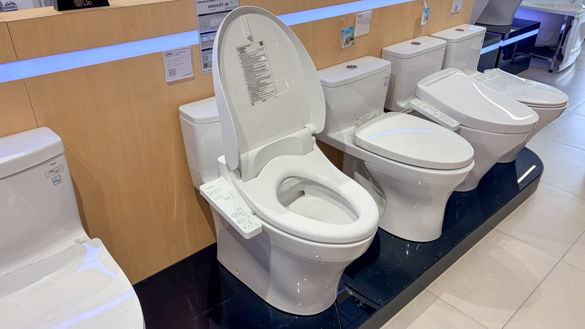 Bồn cầu 1 khối TOTO MS885CDW26 nắp rửa điện tử WASHLET S1 TCF23661GAA giấu dây