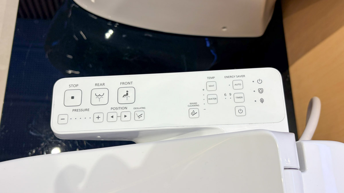 Bồn cầu 1 khối TOTO MS887CRW26 nắp rửa điện tử WASHLET S1 TCF23661GAA giấu dây