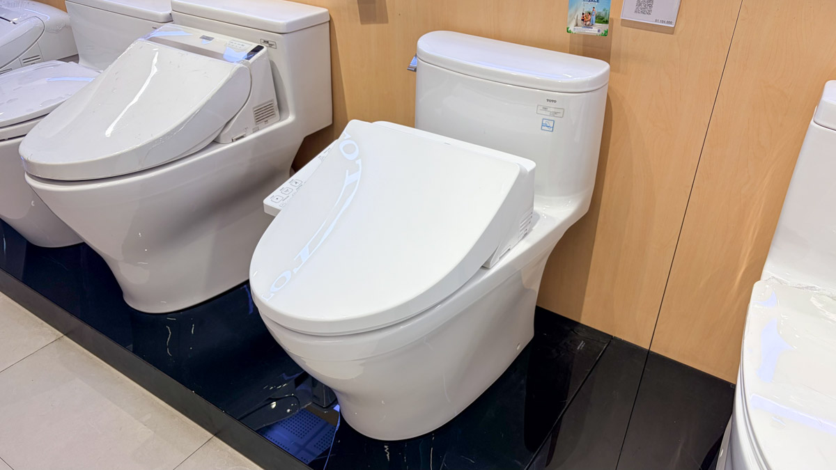 Bồn cầu 1 khối TOTO MS887CRW26 nắp rửa điện tử WASHLET S1 TCF23661GAA giấu dây