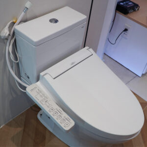 Bồn cầu 2 khối TOTO CS326DW16 nắp rửa điện tử WASHLET C2 TCF23410AAA