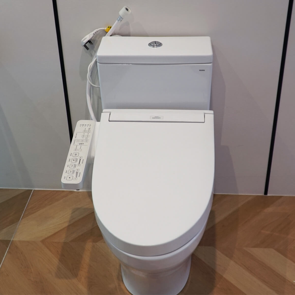 Bồn cầu 2 khối TOTO CS326DW16 nắp rửa điện tử WASHLET C2 TCF23410AAA
