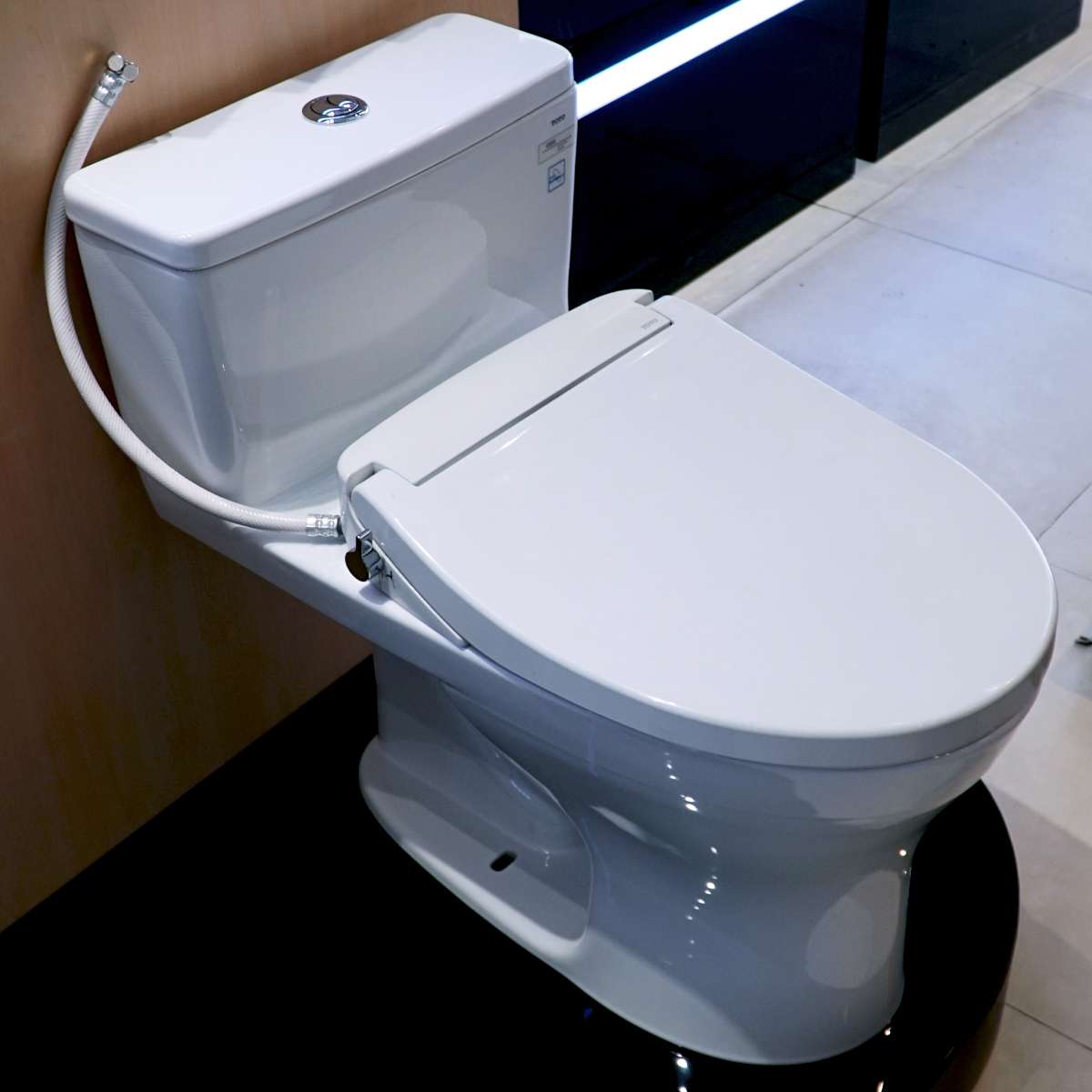 Bồn cầu 1 khối TOTO MS855DE2 nắp rửa cơ ECOWASHER TCW07S